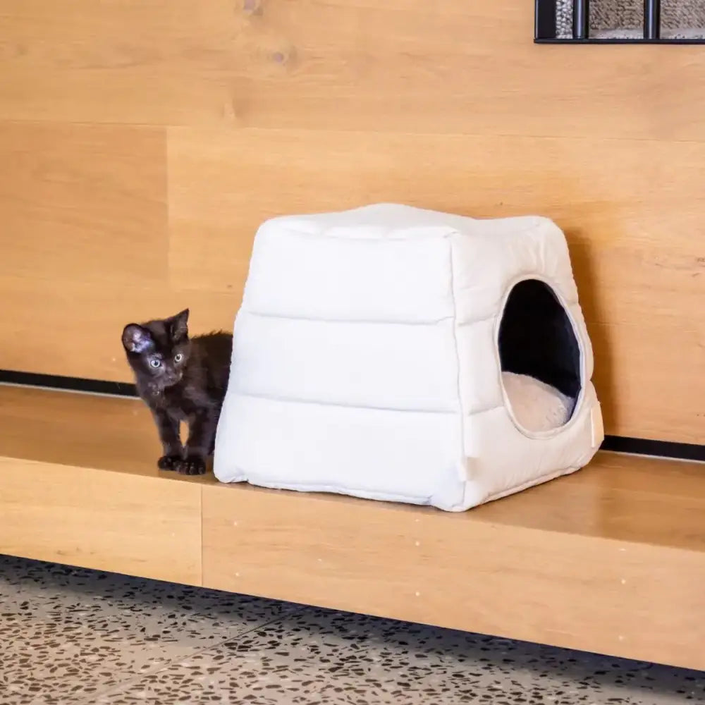 Fuzzyard Life Cubby Cat Bed in Sandstone - Fuzzyard - 4