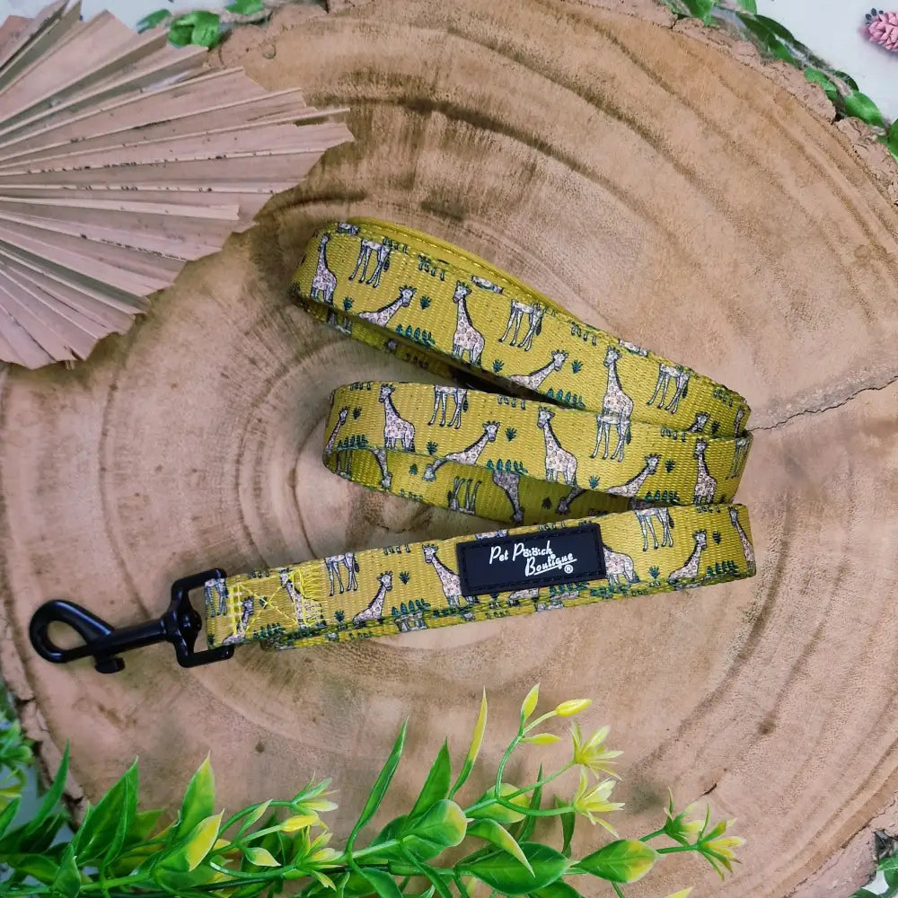 Wild Giraffe Dog Lead - Pet Pooch - 1